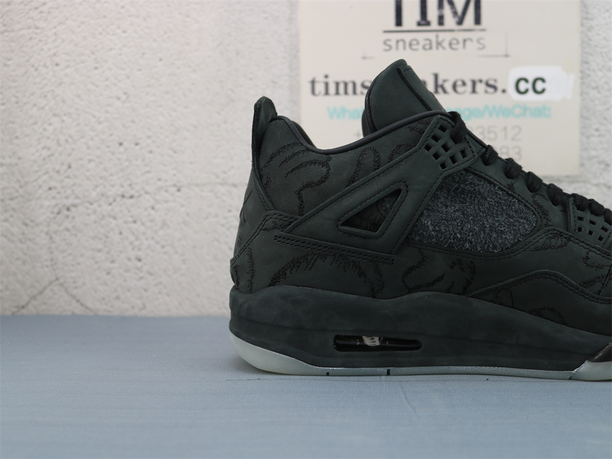 GX Batch Air Jordan 4 Retro Kaws Black 930155-001